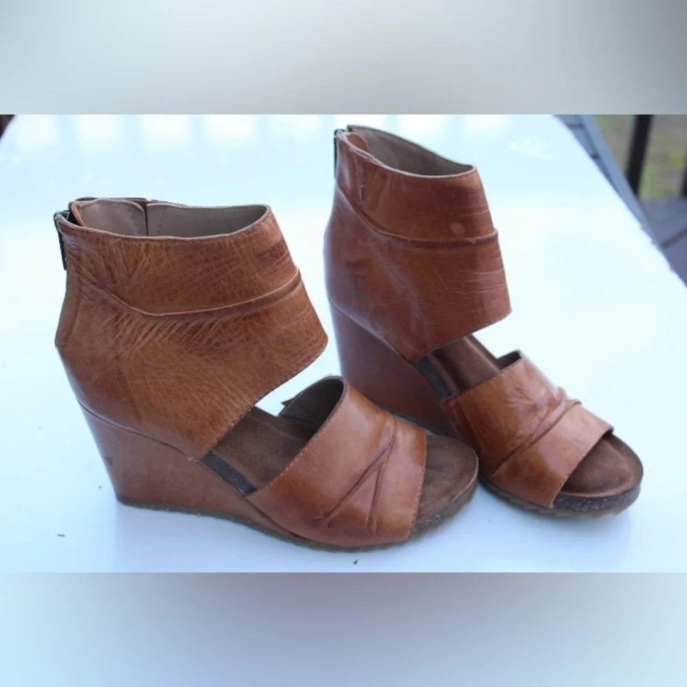Diba True next n line wedges